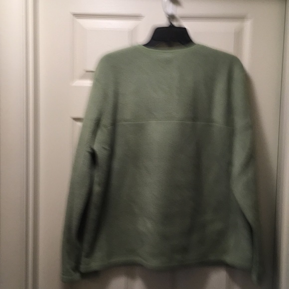 Van Heusen green fleece V-Neck pull over - Picture 5 of 5